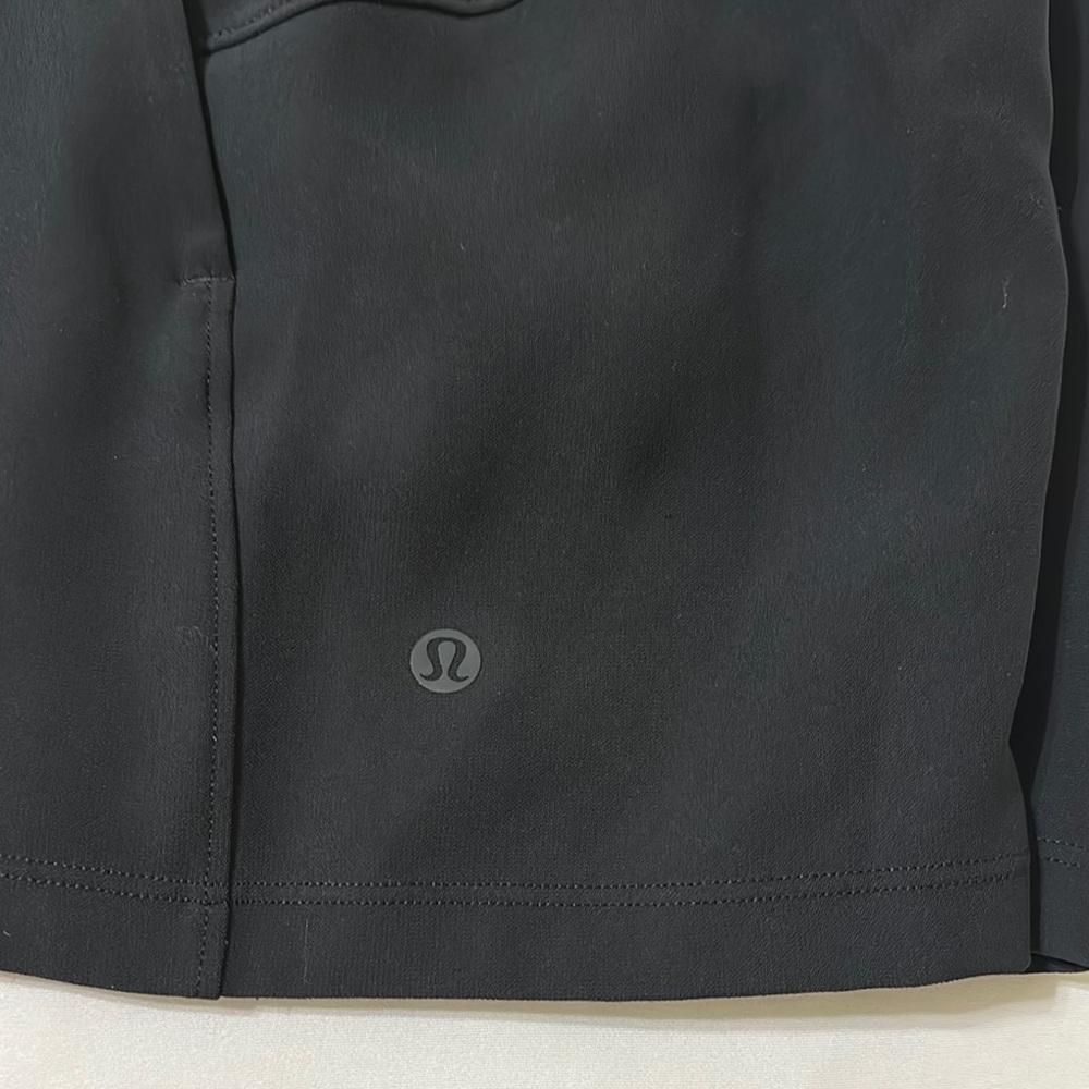 Lululemon On The Fly Short *Woven *2.5"
Black sz 2 - Picture 5 of 5